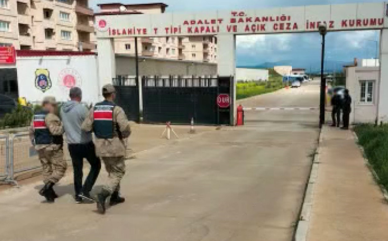 GAZİANTEP’TE JANDARMA EKİPLERİ TARAFINDAN ÇEŞİTLİ SUÇLARDAN ARANAN 34 ŞÜPHELİ ŞAHIS