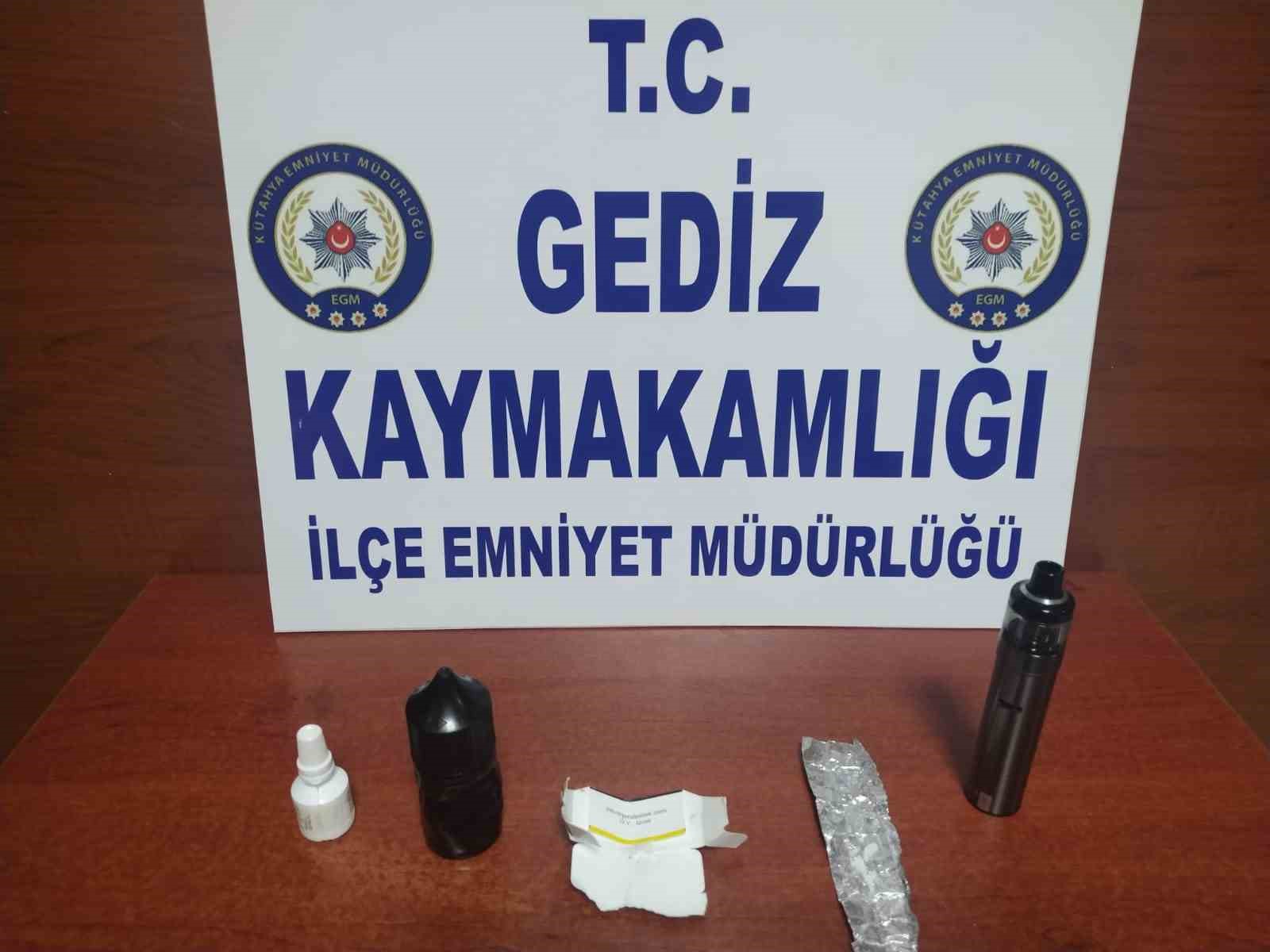 GEDİZ POLİSİ UYUŞTURUCUYA GEÇİT VERMİYOR