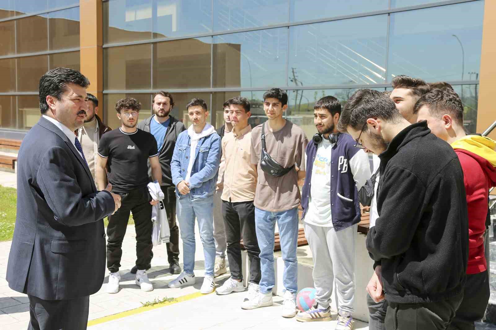 TÜRKİYE’DE YETKİLİ DENİZCİLİK EĞİTİMİ VEREN KURUMLAR ARASINDA YER ALAN SUBÜ