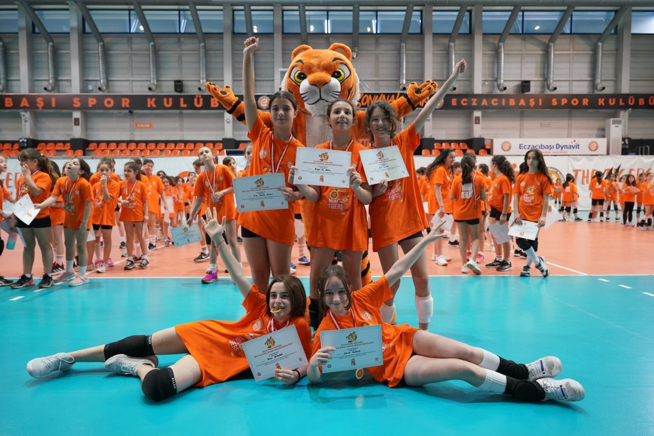 KURULDUĞU GÜNDEN BU YANA HER YAŞTAN KIZ ÇOCUĞUNUN SPORA ADIM