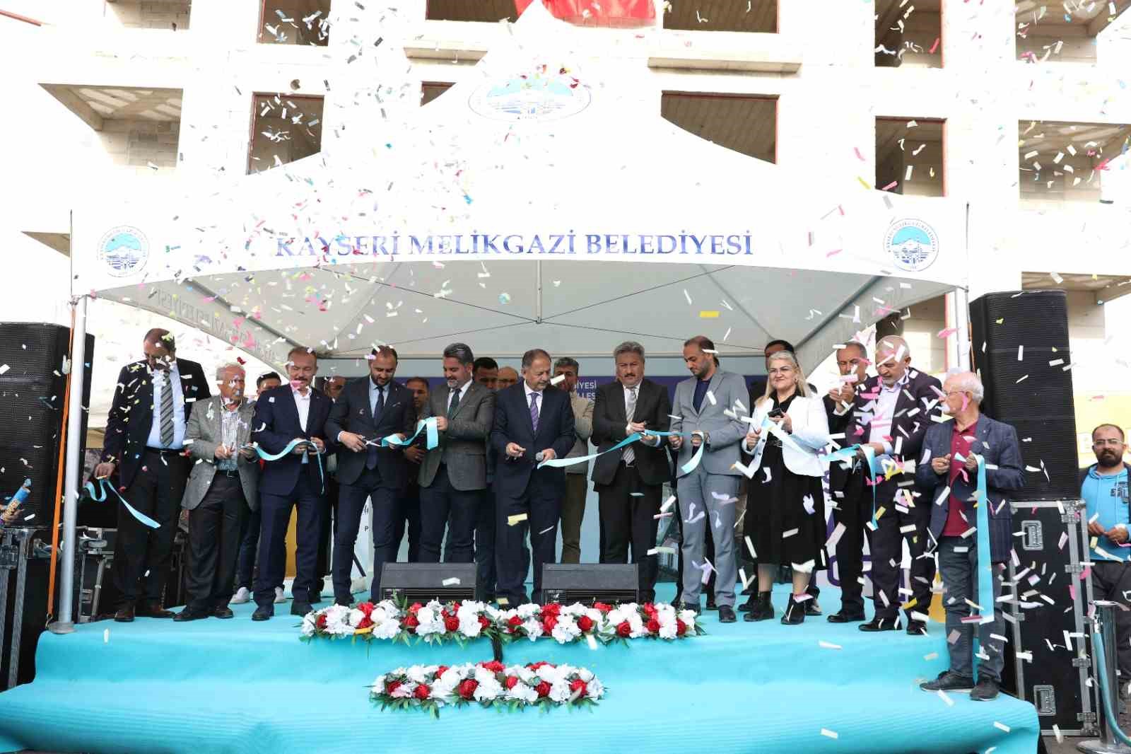 MELİKGAZİ BELEDİYESİ, BATTALGAZİ MAHALLESİ'NDE TÜRKİYE'NİN EN GENİŞ KAPSAMLI KENTSEL DÖNÜŞÜM
