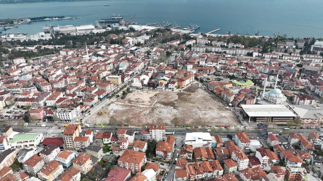 GÖLCÜK MERKEZ KENTSEL DÖNÜŞÜM YAPIM İHALESİNİ KAZANAN FİRMA İLE SÖZLEŞME