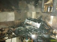 BALIKESİR'İN GÖNEN İLÇESİ KARŞIYAKA MAHALLESİNDE ÇIKAN YANGINDA EVDE MADDİ HASAR