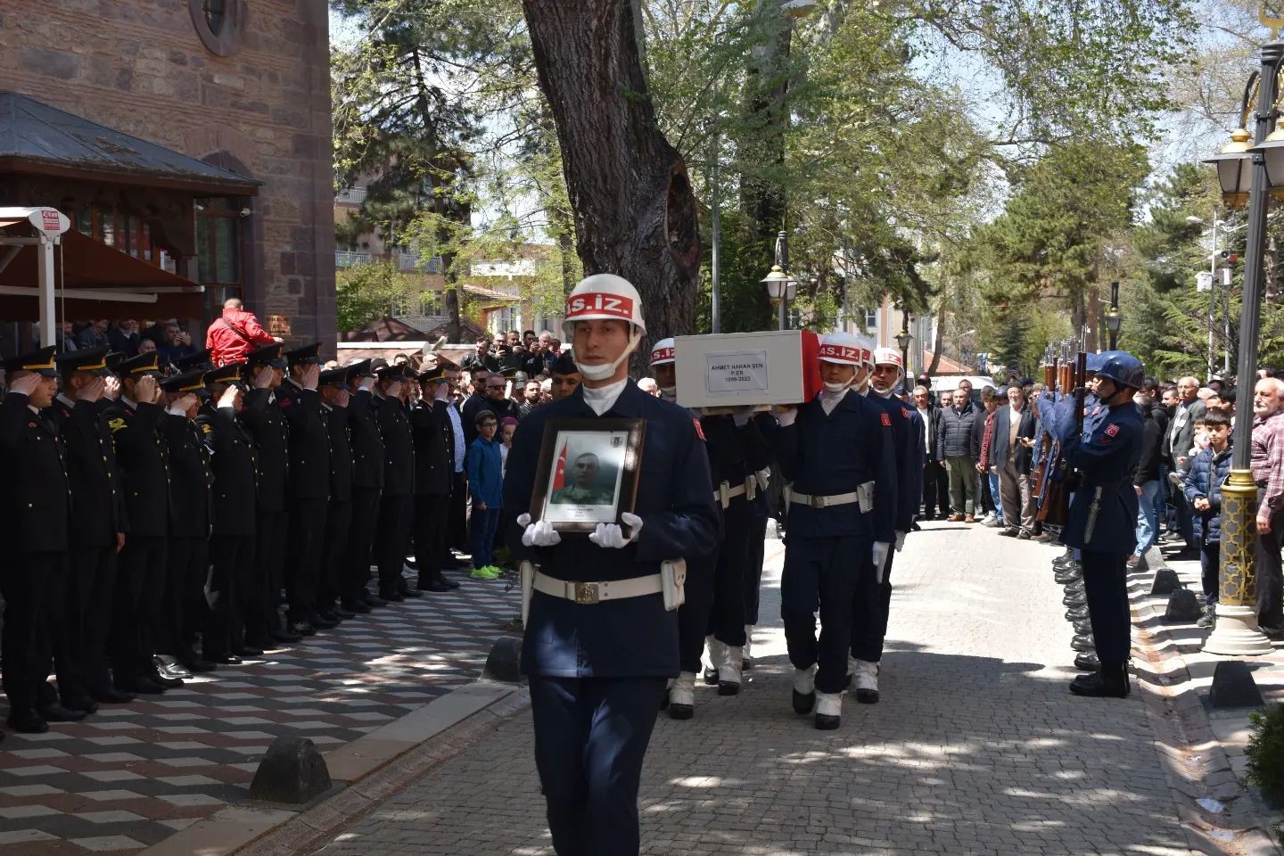 VAN'DA VATANİ GÖREVİNİ YAPARKEN GEÇİRDİĞİ KALP KRİZİ SONUCU HAYATINI KAYBEDEN