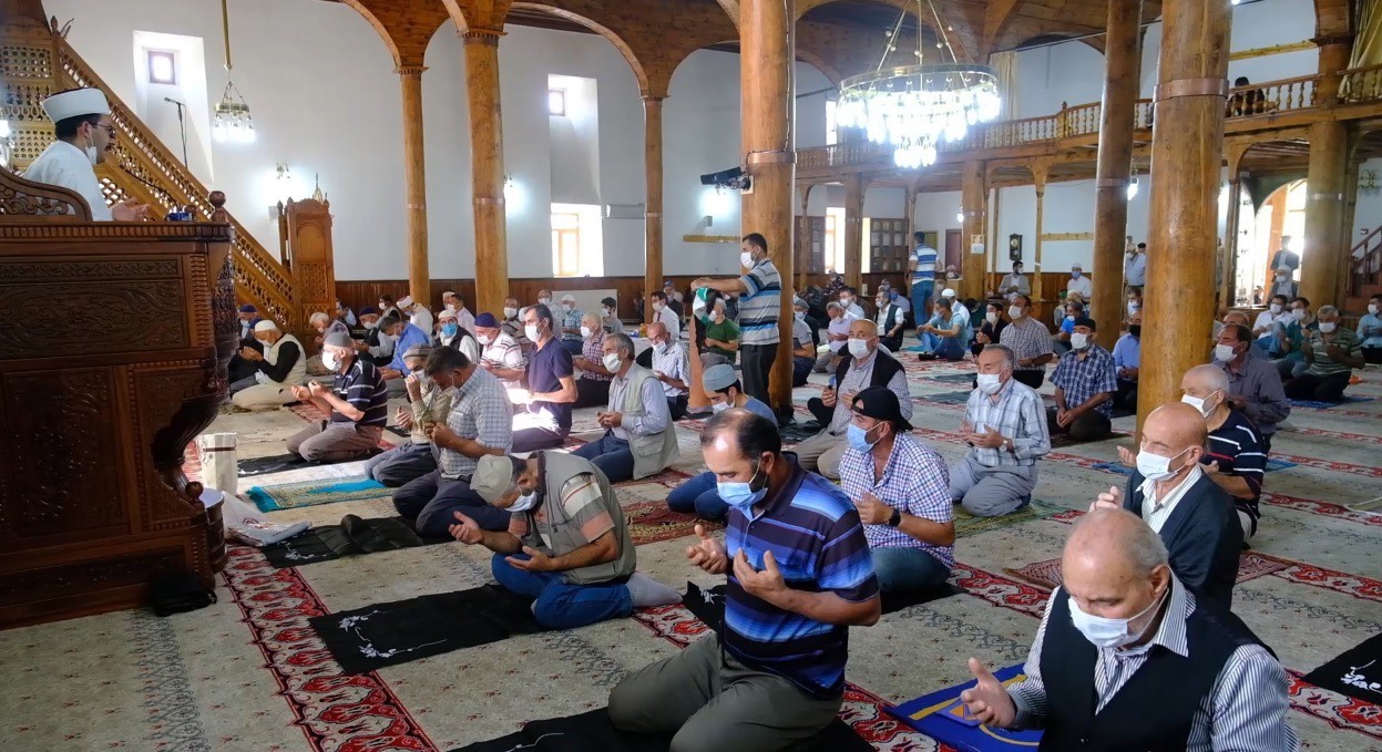 GÜLABİBEY CAMİSİ'NDE 5,5 ASIRDIR EZAN SESİ YÜKSELİYOR