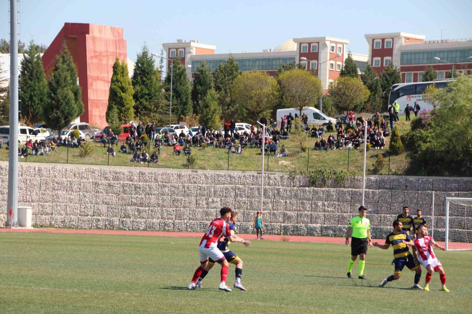 BİLECİK'TE DÜN OYNANAN BÖLGESEL AMATÖR LİG (BAL) MAÇINDA GÜZEL HAVAYI