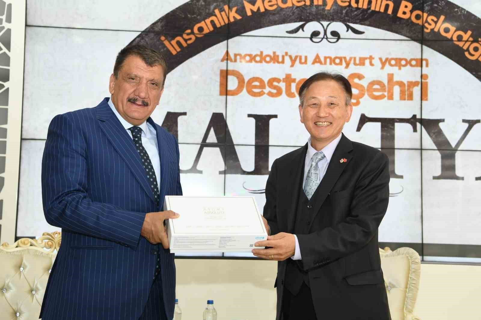 GÜNEY KORE BELEDİYELER BİRLİĞİ TÜRKİYE TEMSİLCİSİ VE TÜRK-KORE KÜLTÜR İLETİŞİM