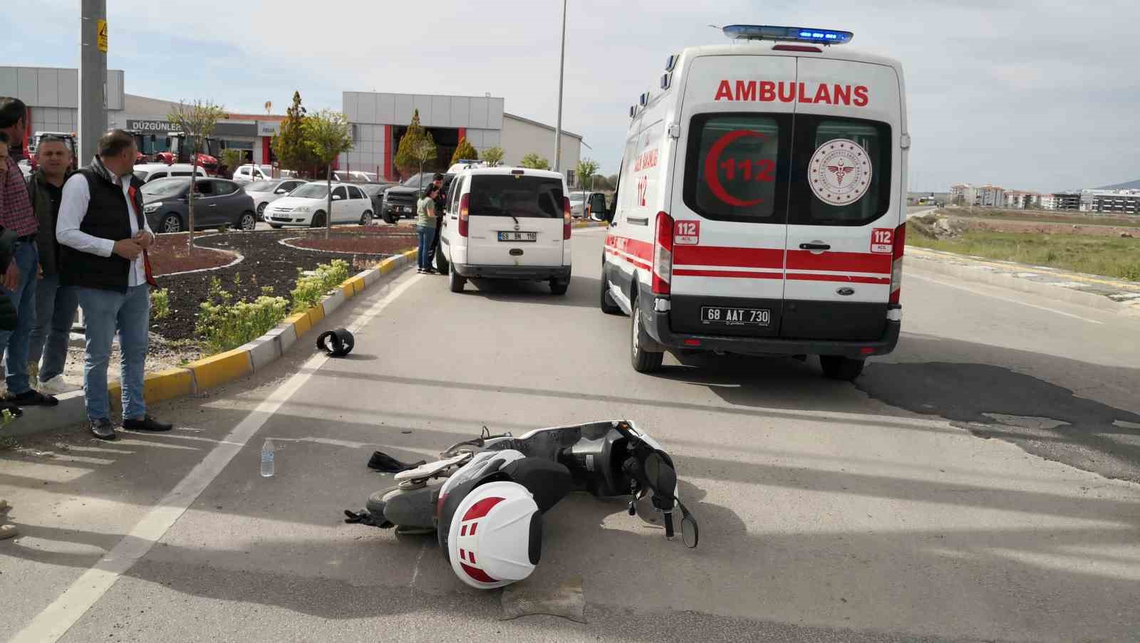 AKSARAY’DA HAFİF TİCARİ ARACIN ELEKTRİKLİ MOPEDE ÇARPMASI SONUCU MEYDANA GELEN