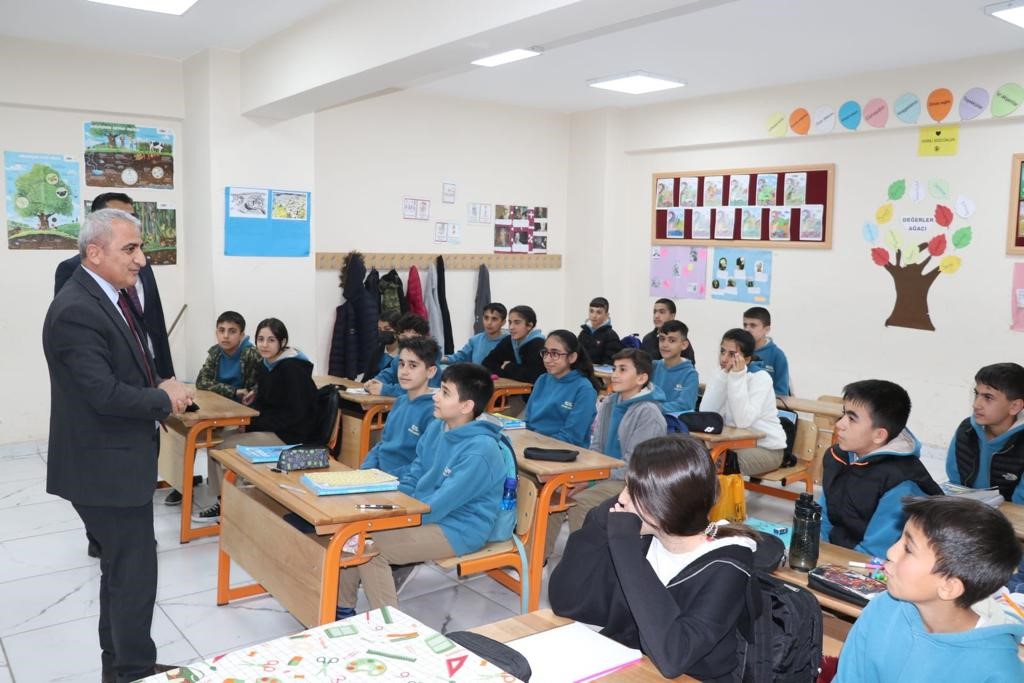 TÜRKİYE GENELİNDE YAPILAN TIMSS SINAVI, HAKKARİ’NİN YÜKSEKOVA İLÇESİNDE 43 ÖĞRENCİNİN