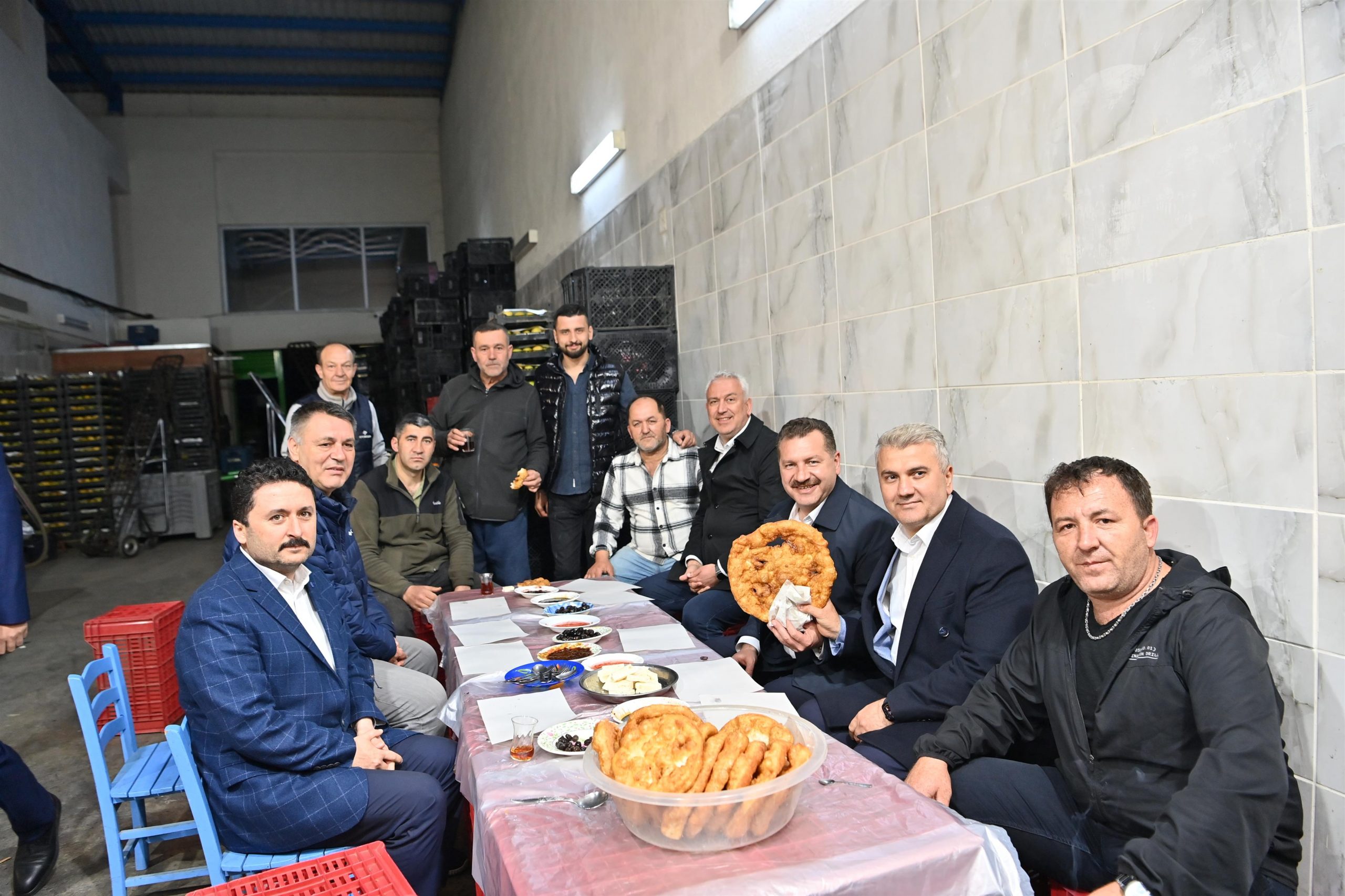 Hal esnafıyla kahvaltı yaptılar