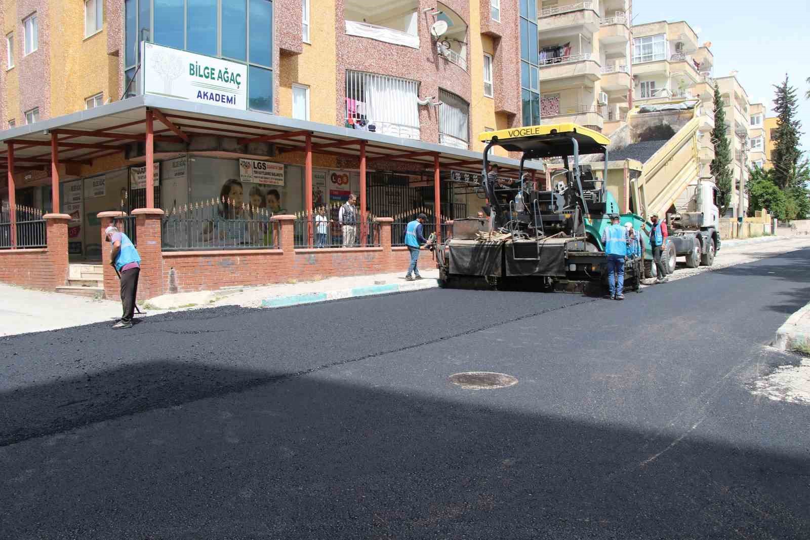 HALİLİYE’DE ASFALT ATAĞI