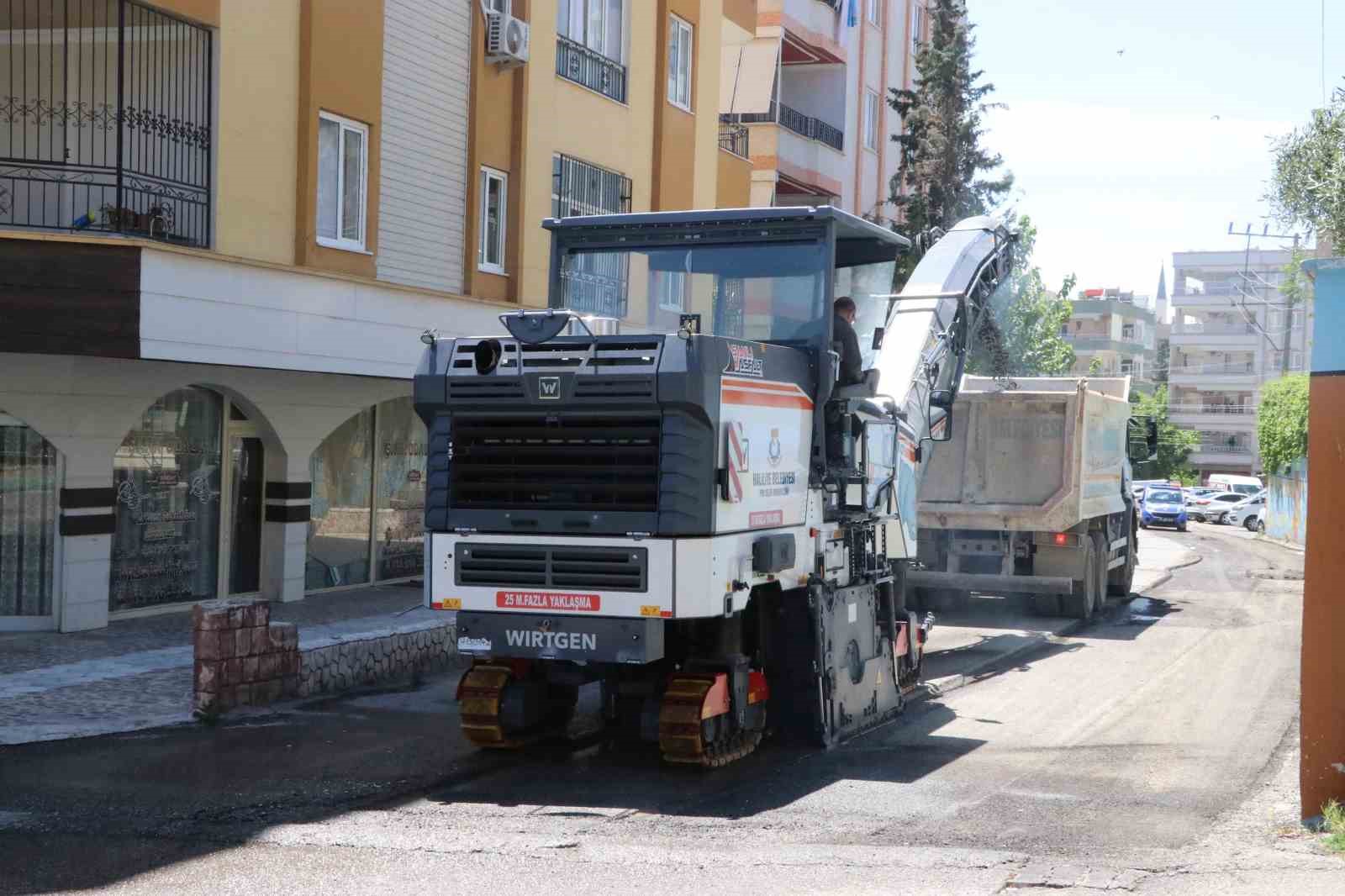 HALİLİYE’DE YOL ÇALIŞMALARI HUMMALI BİR ŞEKİLDE DEVAM EDİYOR