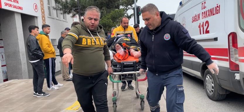 YOZGAT'TA HALK OTOBÜSÜNÜN ÇARPTIĞI YAYA HAFİF YARALANDI
