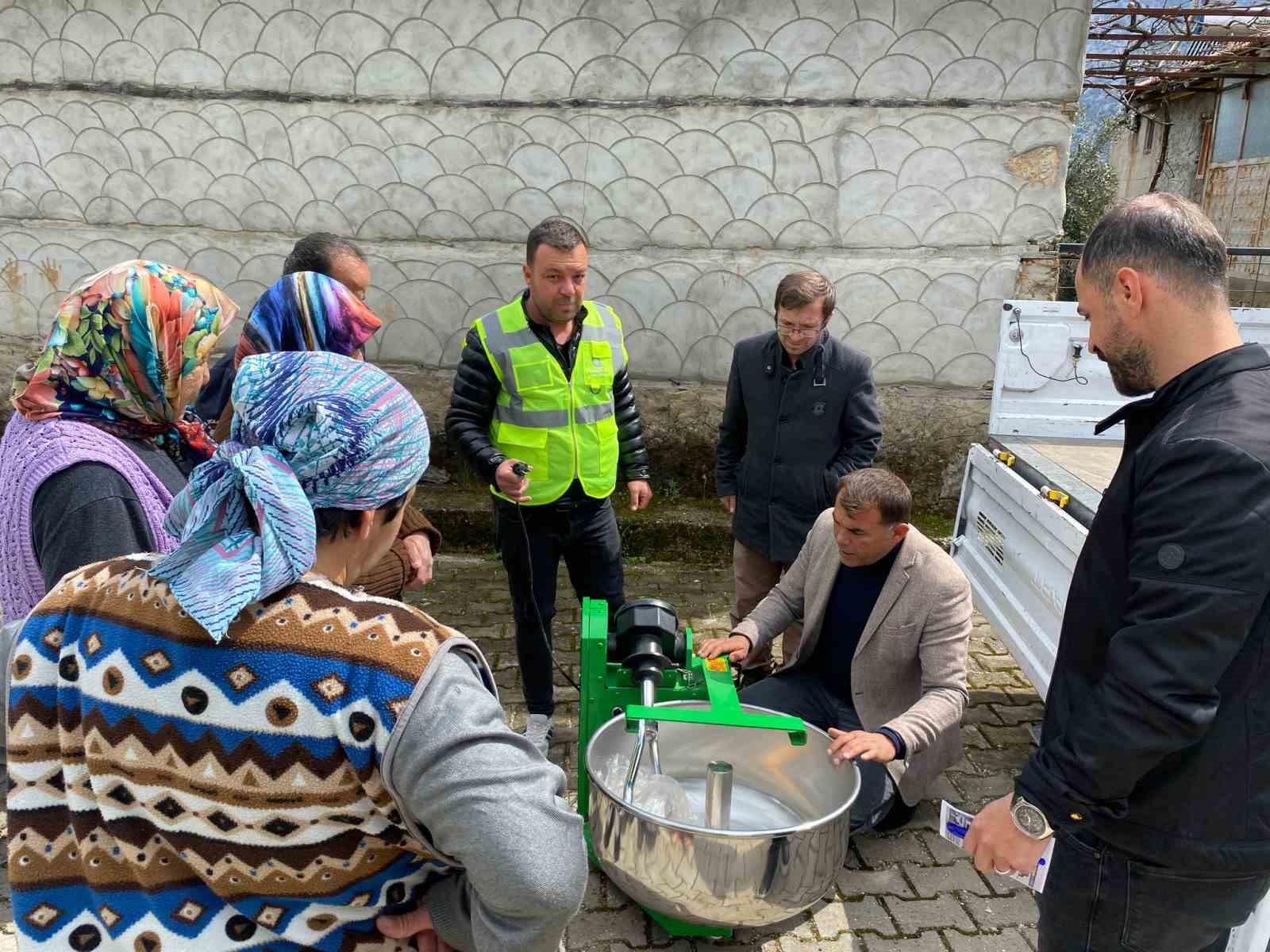 ANTALYA BÜYÜKŞEHİR BELEDİYESİ, KIRSAL MAHALLELERDE YAŞAYAN KADINLARIN VAKİTLERİNDEN TASARRUF ETMESİNİ