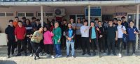 BANDIRMA’DA HARÇLIKLARINI BİRİKTİRİP SOKAK HAYVANLARINA MAMA ALDILAR