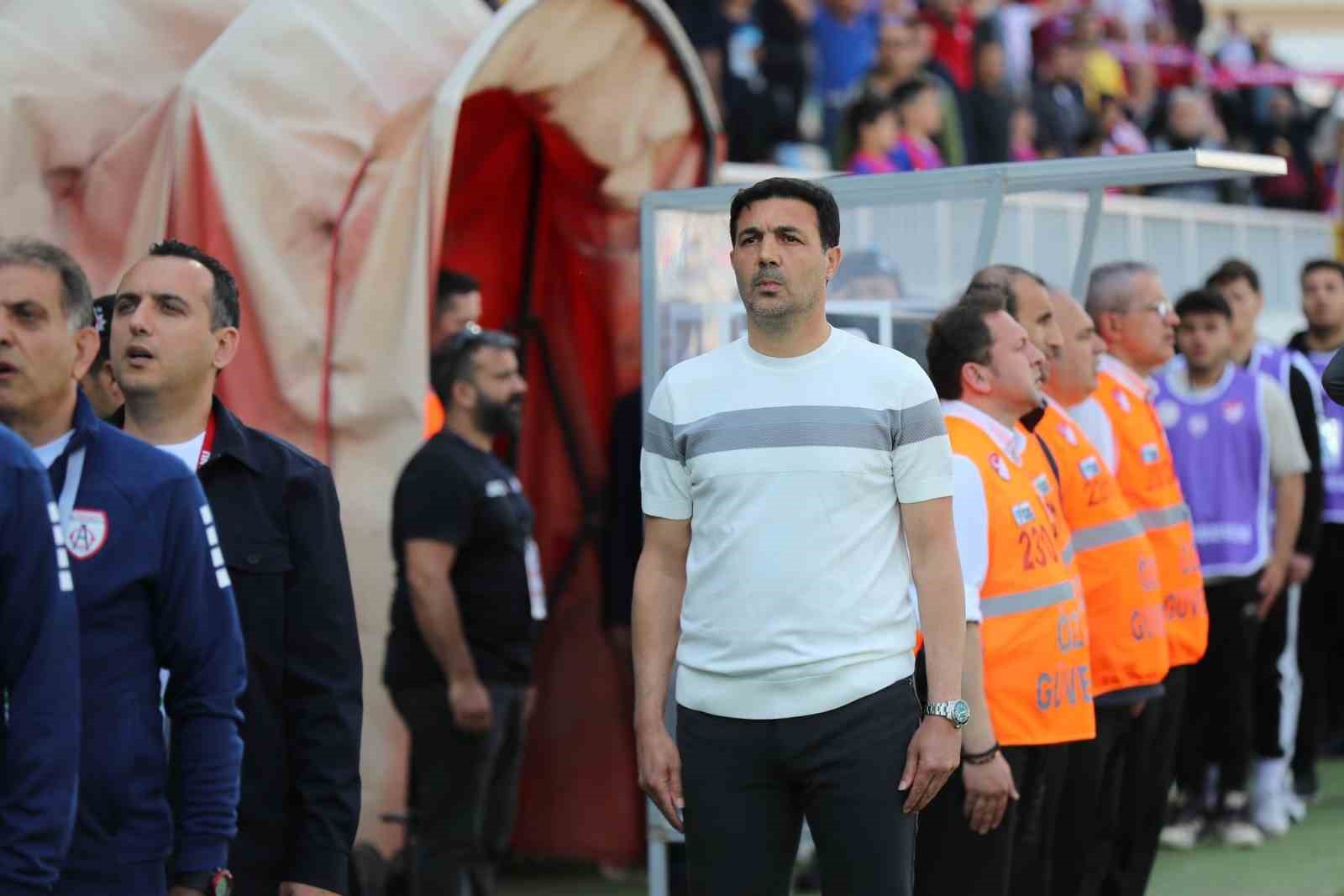 SPOR TOTO 1. LİG EKİPLERİNDEN ALTINORDU, TAKIMIN BAŞINA HASAN ÖZER’İN
