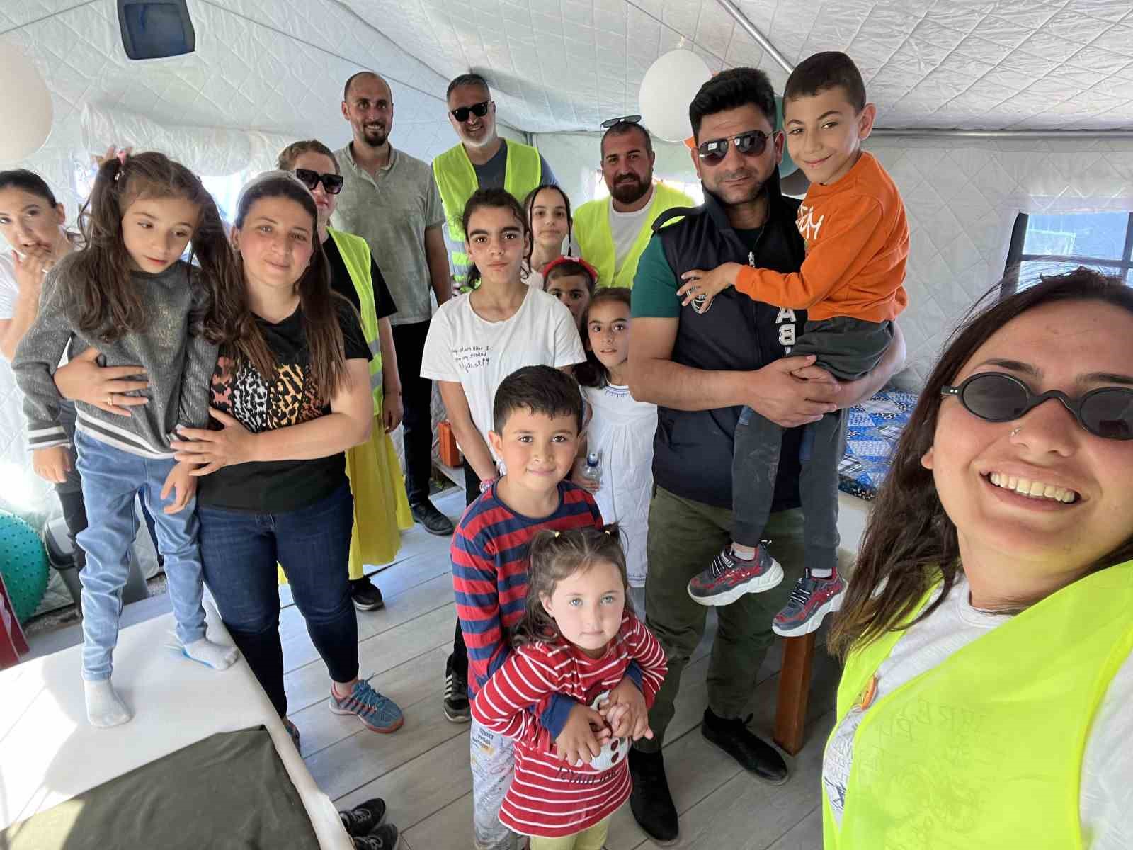 AVCILAR BELEDİYESİ TARAFINDAN HATAY’DA EĞİTİM ÖĞRETİMİN SÜRDÜRÜLEBİLMESİ İÇİN KURULAN ‘ÇADIR