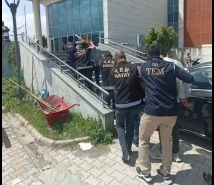 HATAY'DA POLİSİN TERÖR ÖRGÜTÜ DEAŞ'A YÖNELİK DÜZENLEDİĞİ OPERASYONDA GÖZALTINA ALINAN