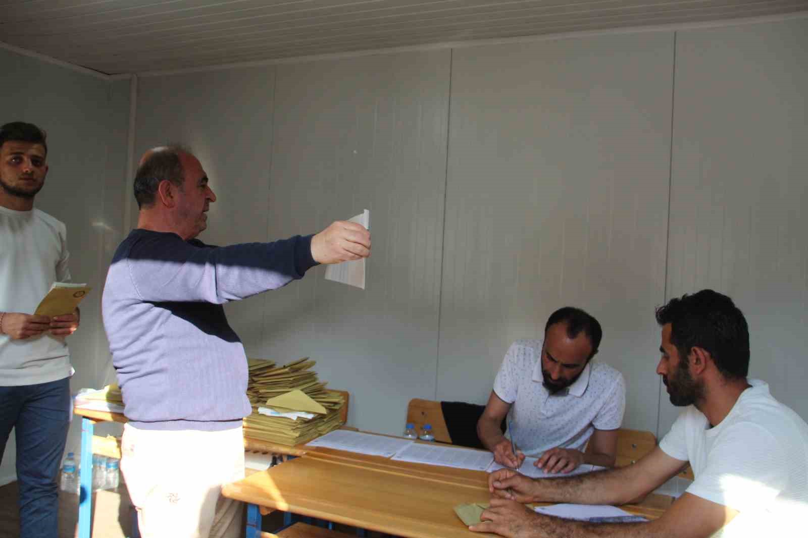HATAY’DA CUMHURBAŞKANI VE 28. DÖNEM MİLLETVEKİLLİĞİ SEÇİMLERİ İÇİN OY KULLANMA
