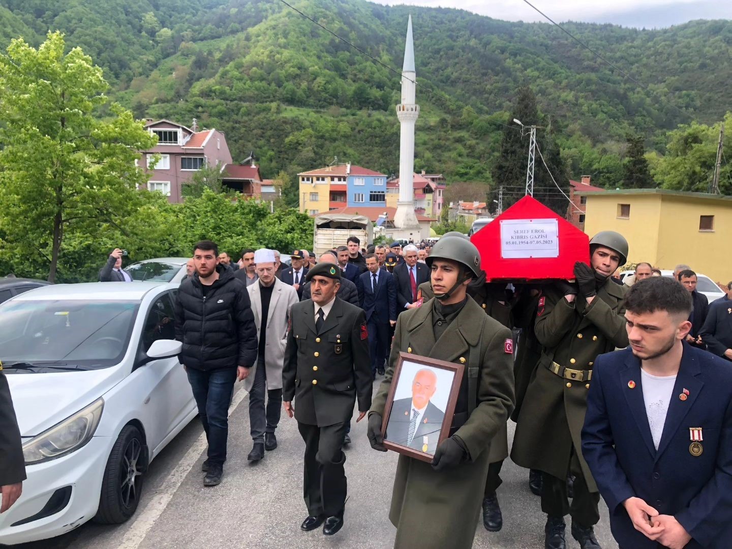 İSTANBUL’DA TEDAVİ GÖRDÜĞÜ HASTANEDE HAYATINI KAYBEDEN KIBRIS GAZİSİ ŞEREF EROL,