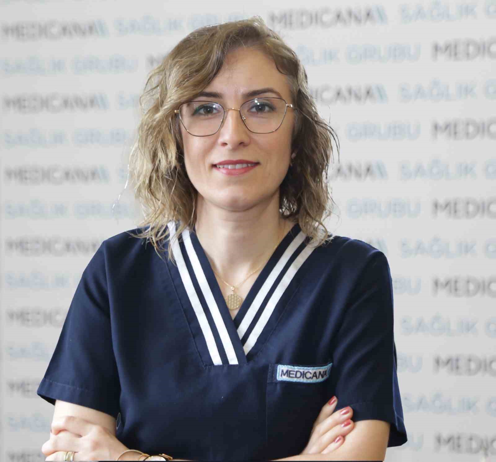 EĞİTİM HEMŞİRESİ GÜNEŞ ANKARA SOYLU, KİŞİSEL VE PROFESYONEL DEĞERLERİN FARKINDALIĞININ