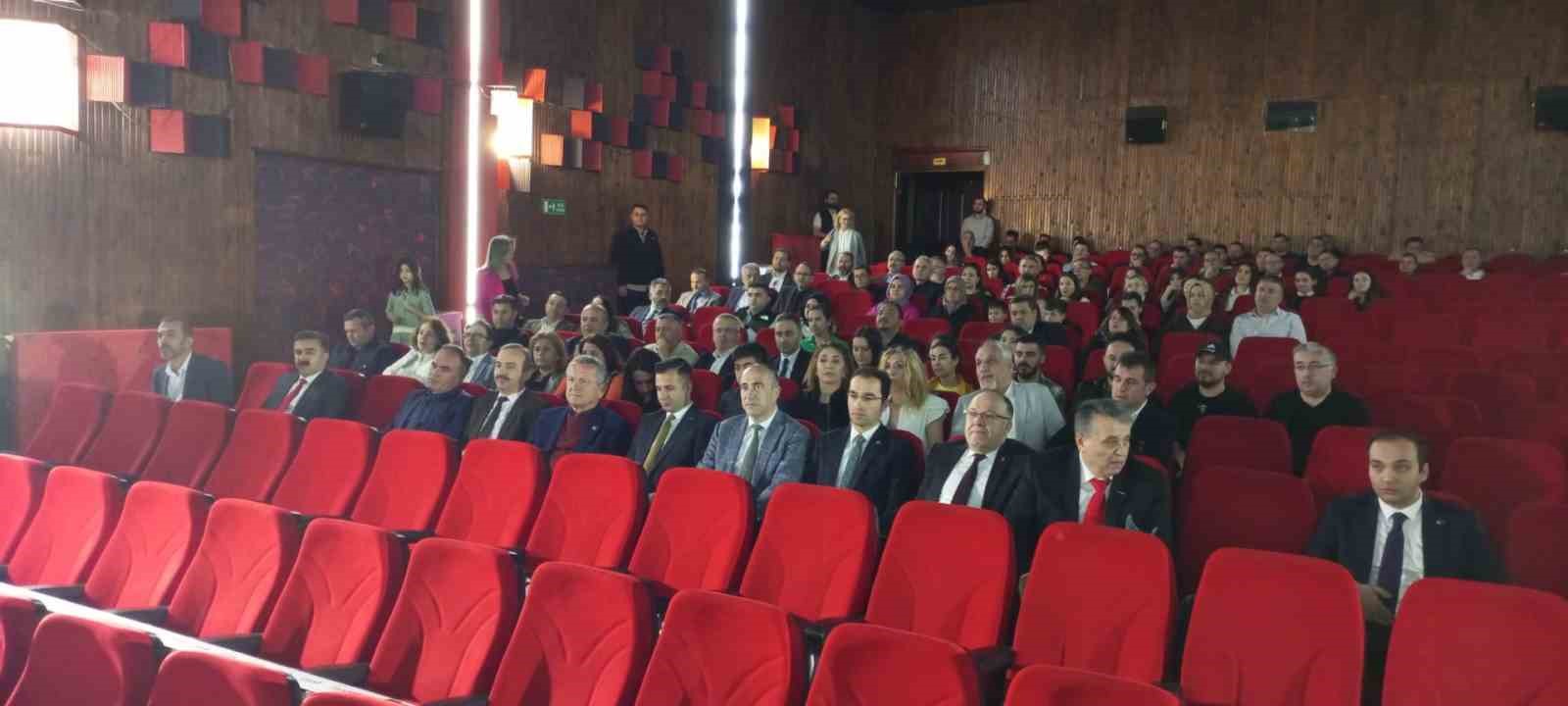 ZONGULDAK’IN ÇAYCUMA İLÇESİNDE COVİD-19 PANDEMİ DÖNEMİNDE SAĞLIK ÇALIŞANLARINI KONU ALINARAK