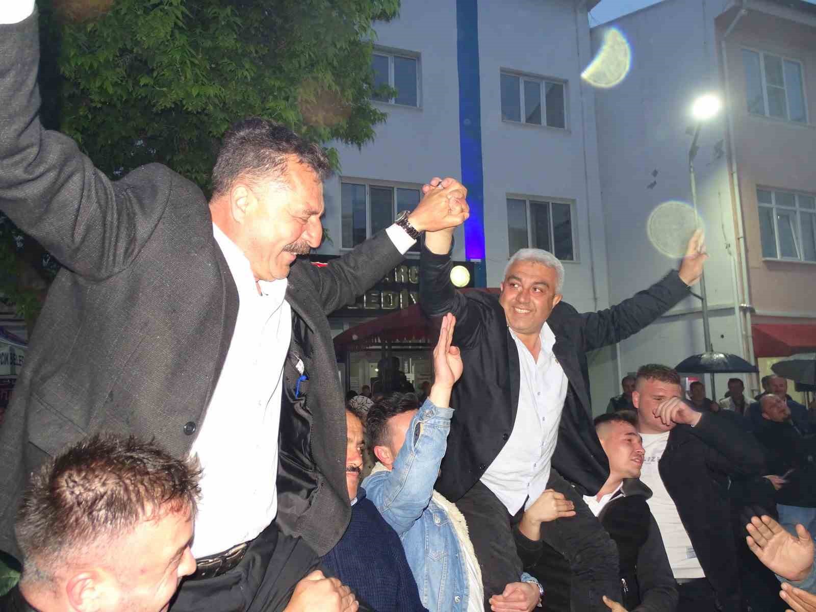 HİSARCIK’TA SEÇİM KUTLAMALARI