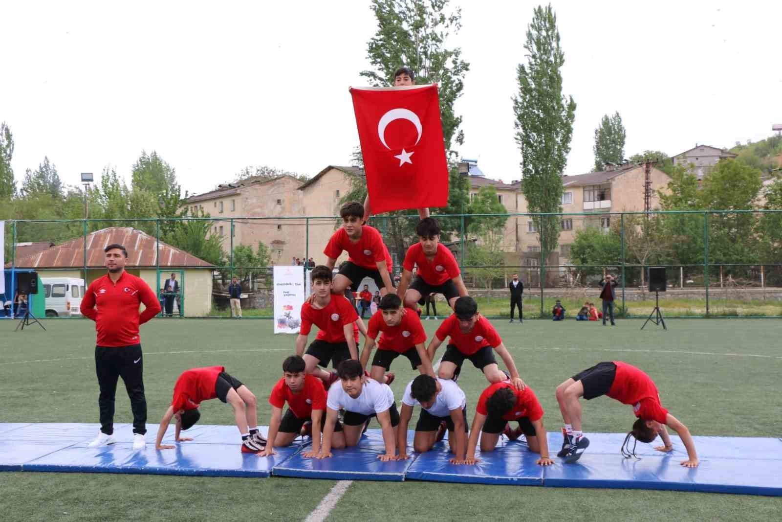 BİTLİS’İN HİZAN İLÇESİNDE 19 MAYIS ATATÜRK’Ü ANMA, GENÇLİK VE SPOR