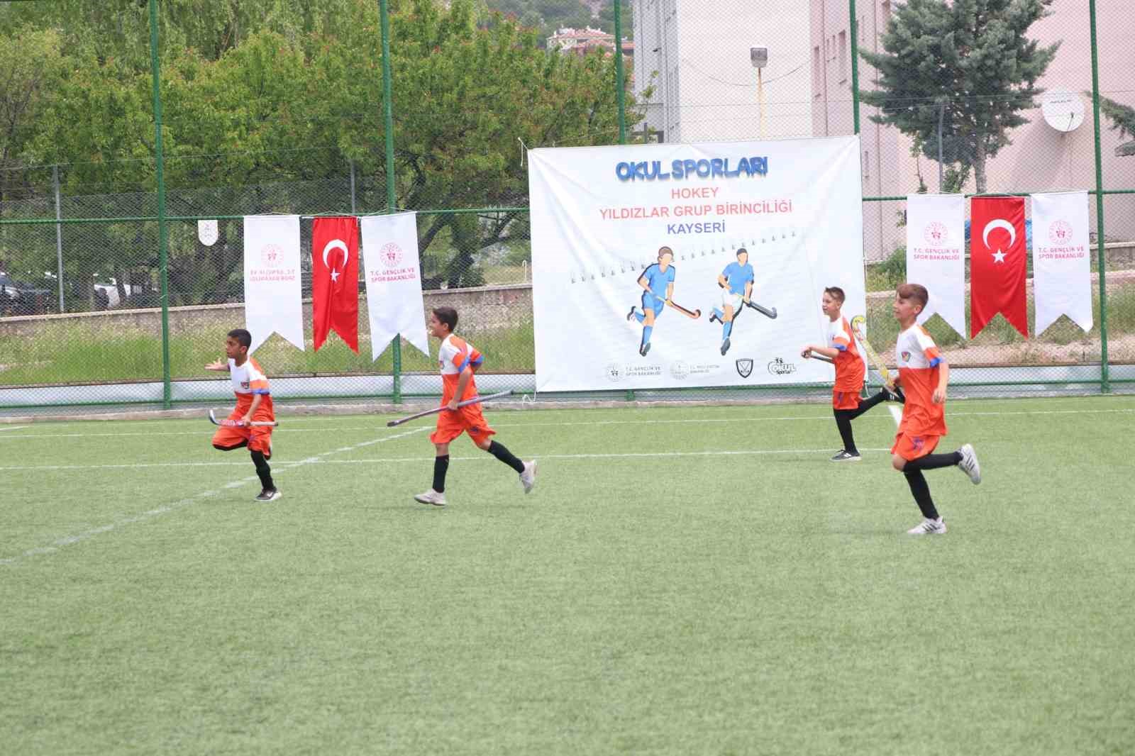 KAYSERİ'DE YAPILAN OKUL SPORLARI YILDIZLAR HOKEY GRUP BİRİNCİLİĞİ MÜSABAKALARI TAMAMLANDI.
