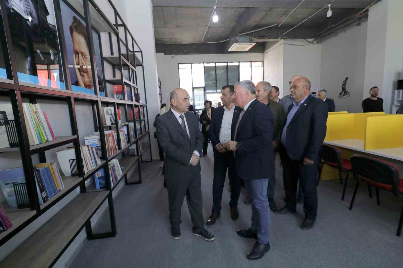 HONAZ BELEDİYESİ, İLÇENİN ÖNEMLİ İHTİYAÇLARINDAN BİRİ OLAN KİTAP KAFE’Yİ YOĞUN