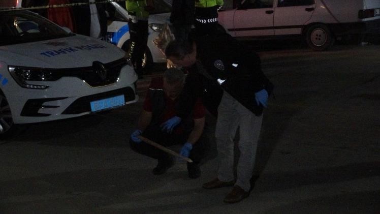 HUSUMETLİ AİLELERİN KAVGASINDA ORTALIK SAVAŞ ALANINA DÖNDÜ: 4 YARALI