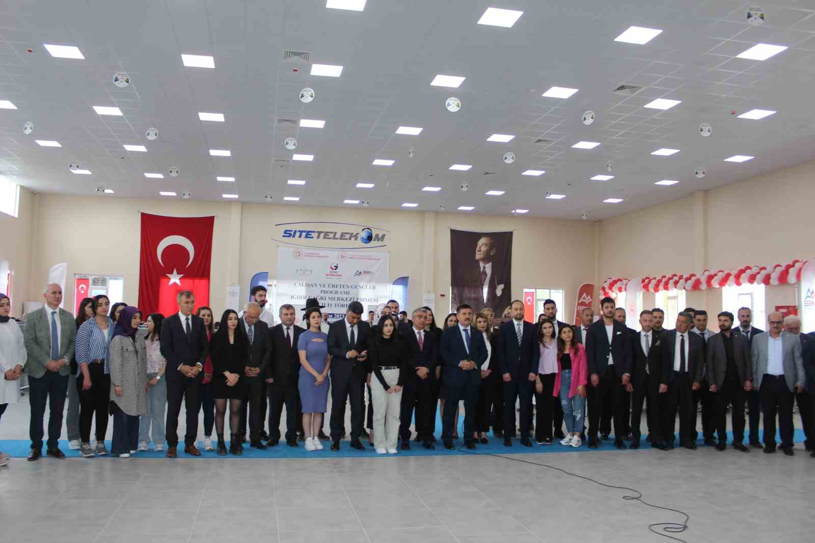 IĞDIR’DA ÇAĞRI MERKEZİNİN AÇILIŞI, BAKANLARIN CANLI BAĞLANTISI İLE  YAPILDI