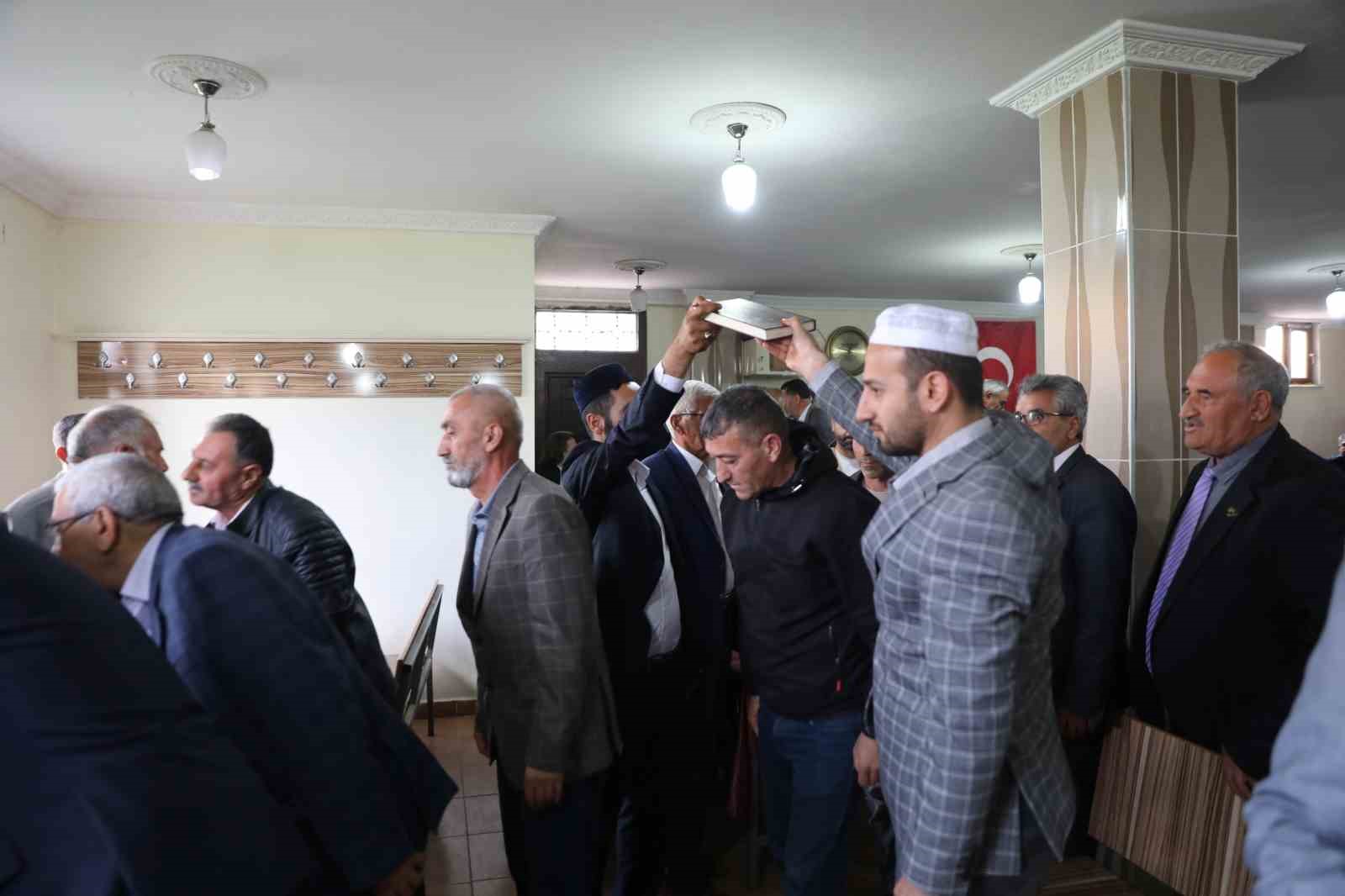 IĞDIR’DA KAN DAVALI AİLELER BARIŞTIRILDI