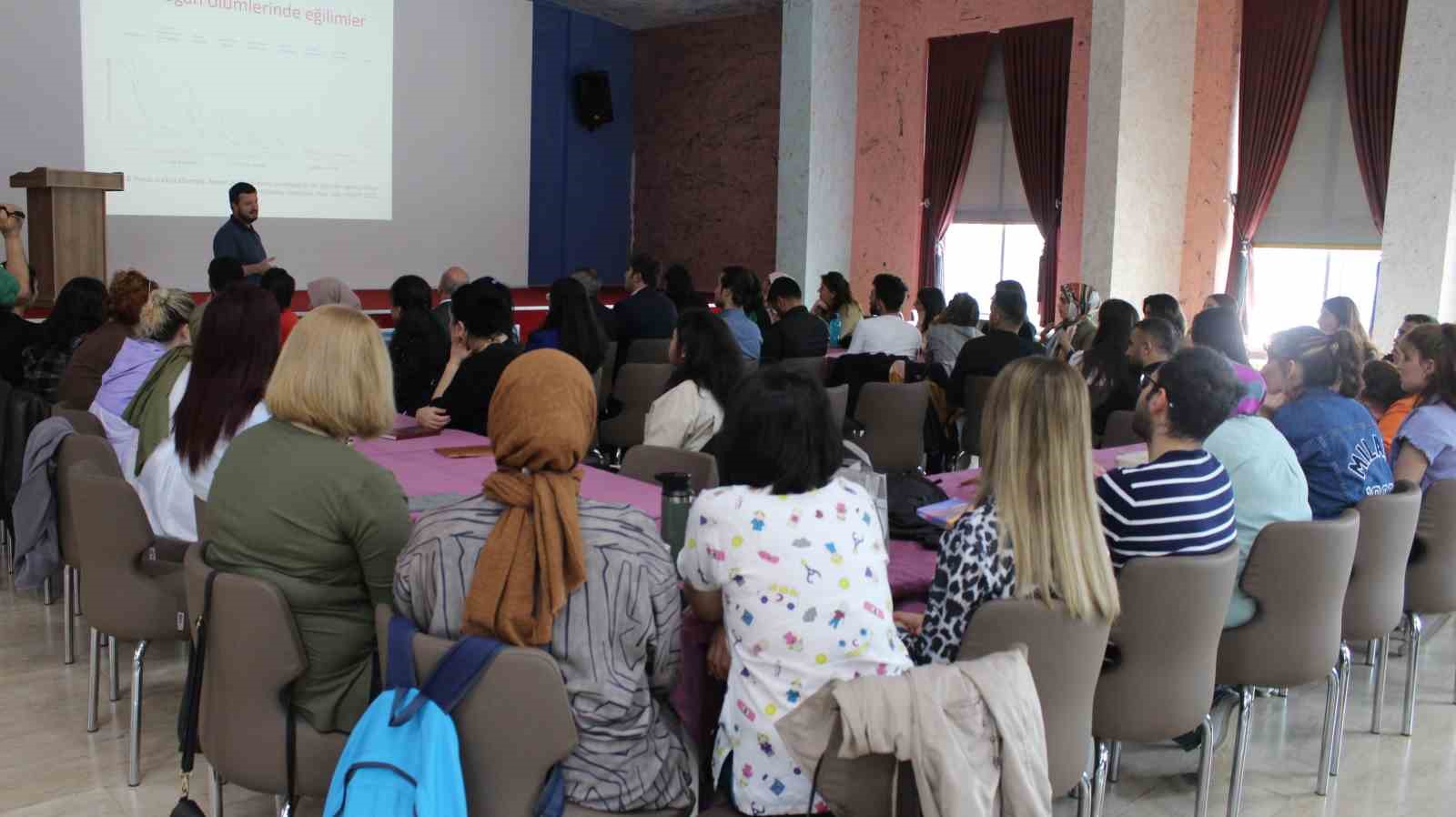 IĞDIR’DA SAĞLIK PERSONELİNE “YENİDOĞAN CANLANDIRMA EĞİTİMİ (NRP)” VERİLİYOR