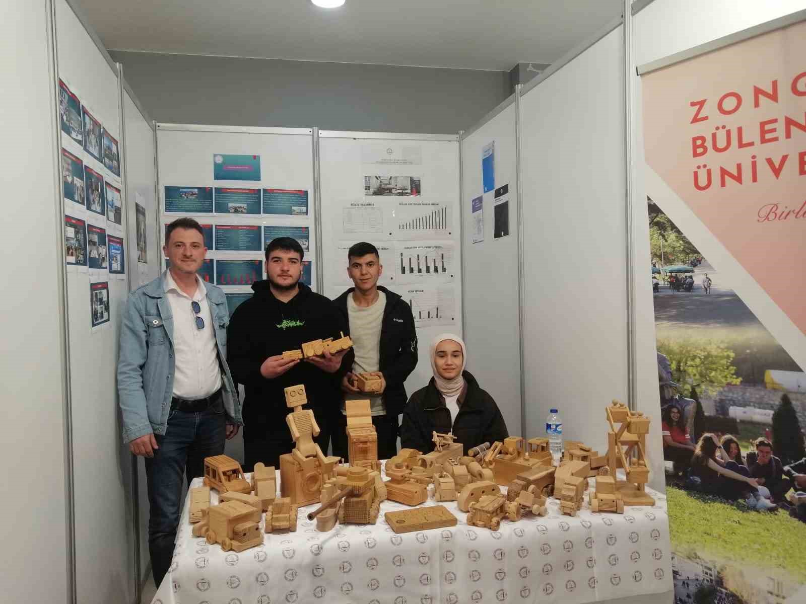 ZONGULDAK BÜLENT ECEVİT ÜNİVERSİTESİ’NİN PAYDAŞI OLDUĞU İÇ ANADOLU KARİYER FUARI’NA