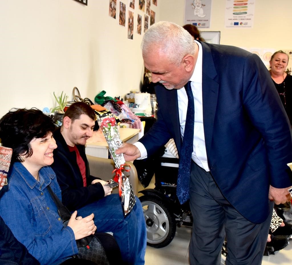 BİLECİK İL MÜFTÜSÜ ALİ ERHUN, ÖZEL GEREKSİNİMLİ BİREYLER İLE BİR