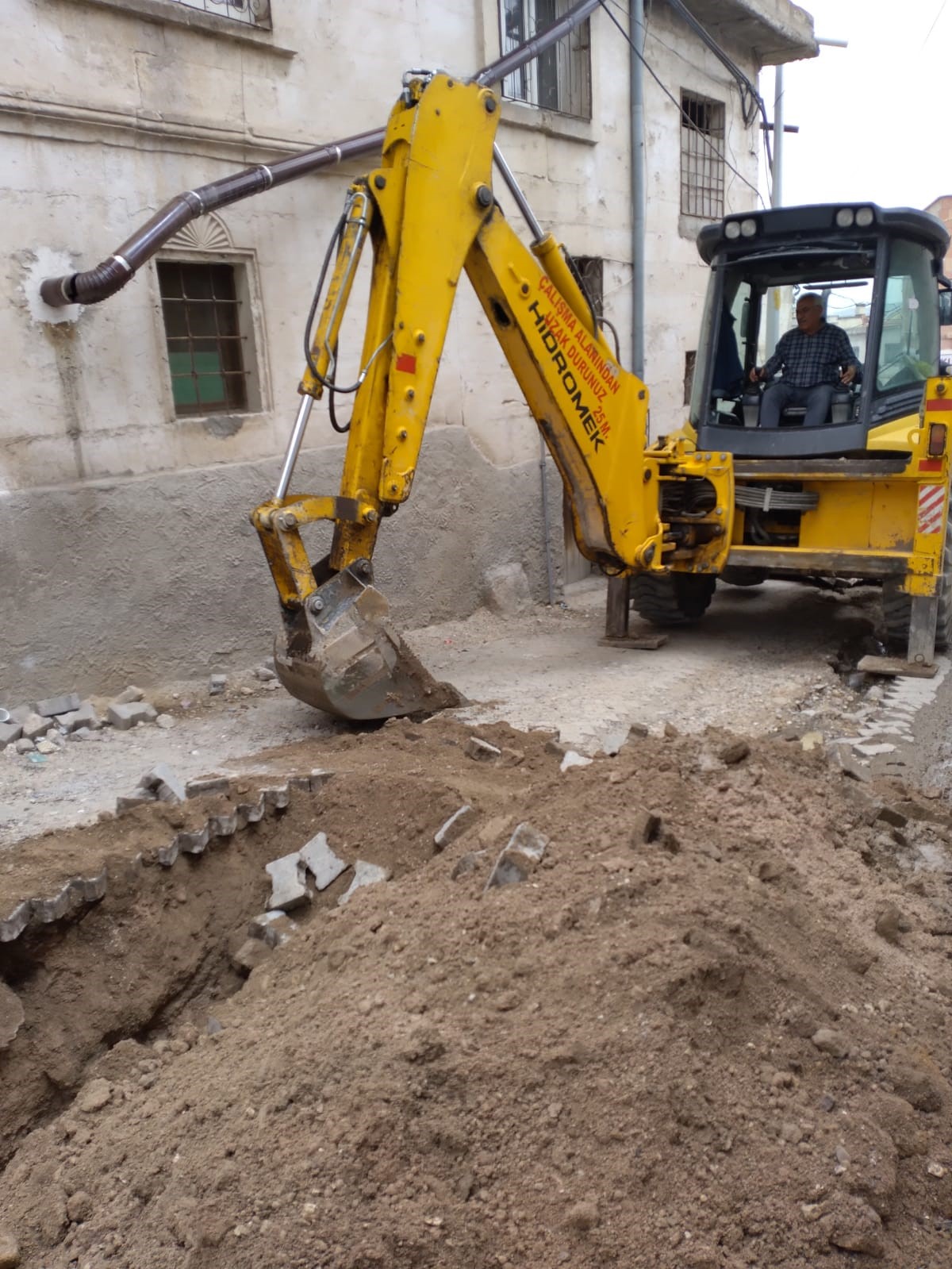 NEVŞEHİR İL ÖZEL İDARESİ EKİPLERİ, BİRÇOK KÖYDE İÇME SUYU VE