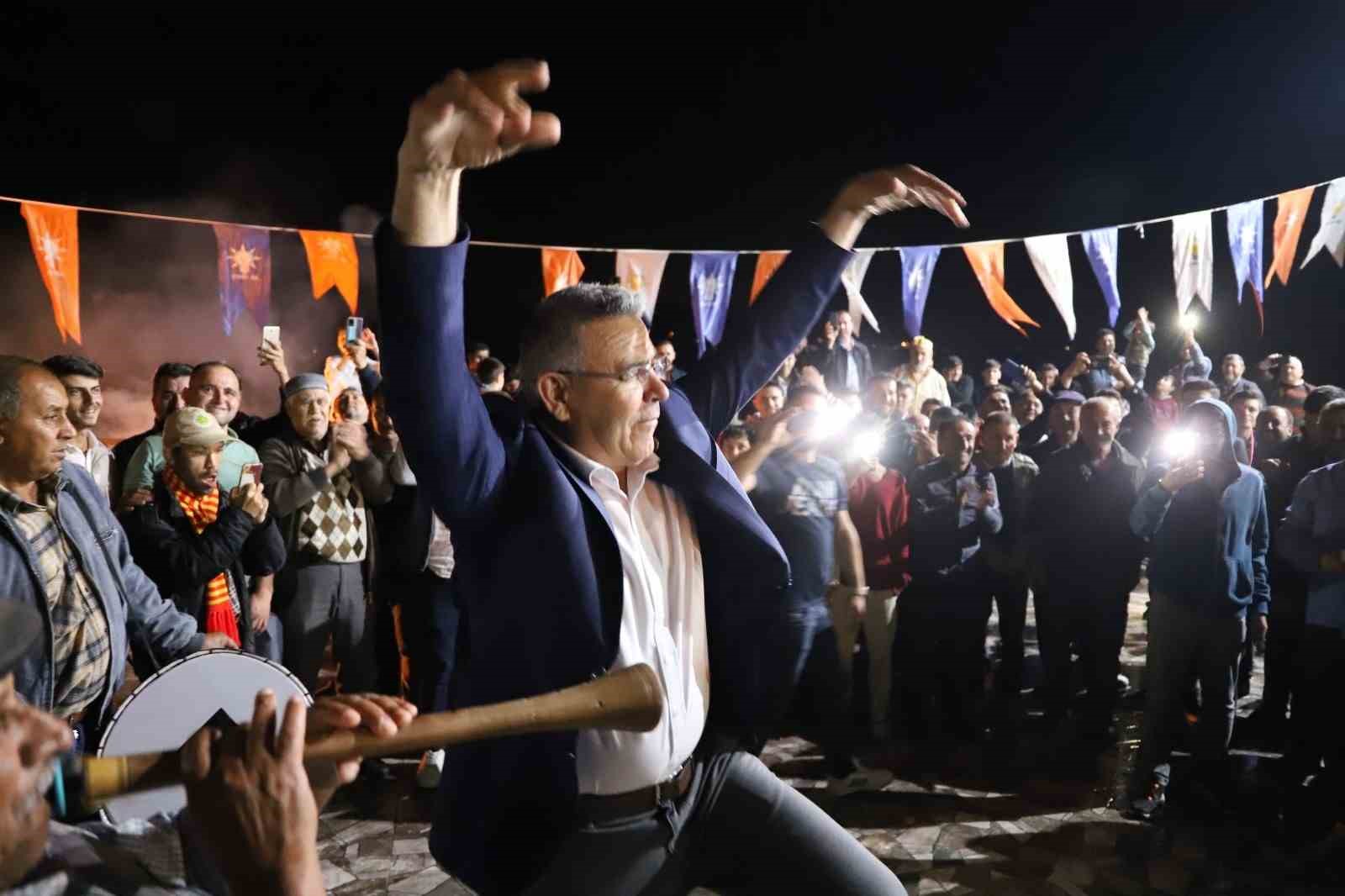 CUMHURBAŞKANLIĞI 2. TUR OYLAMASI SONRASI YENİDEN CUMHURBAŞKANI OLARAK SEÇİLEN RECEP