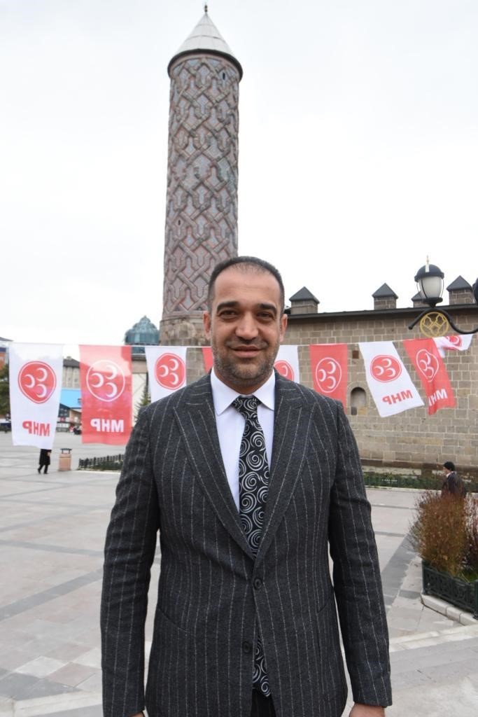 14 MAYIS’TA YAPILAN SEÇİMLERİN ARDINDAN TBMM ÇOĞUNLUĞUNU ELDE EDEN CUMHUR