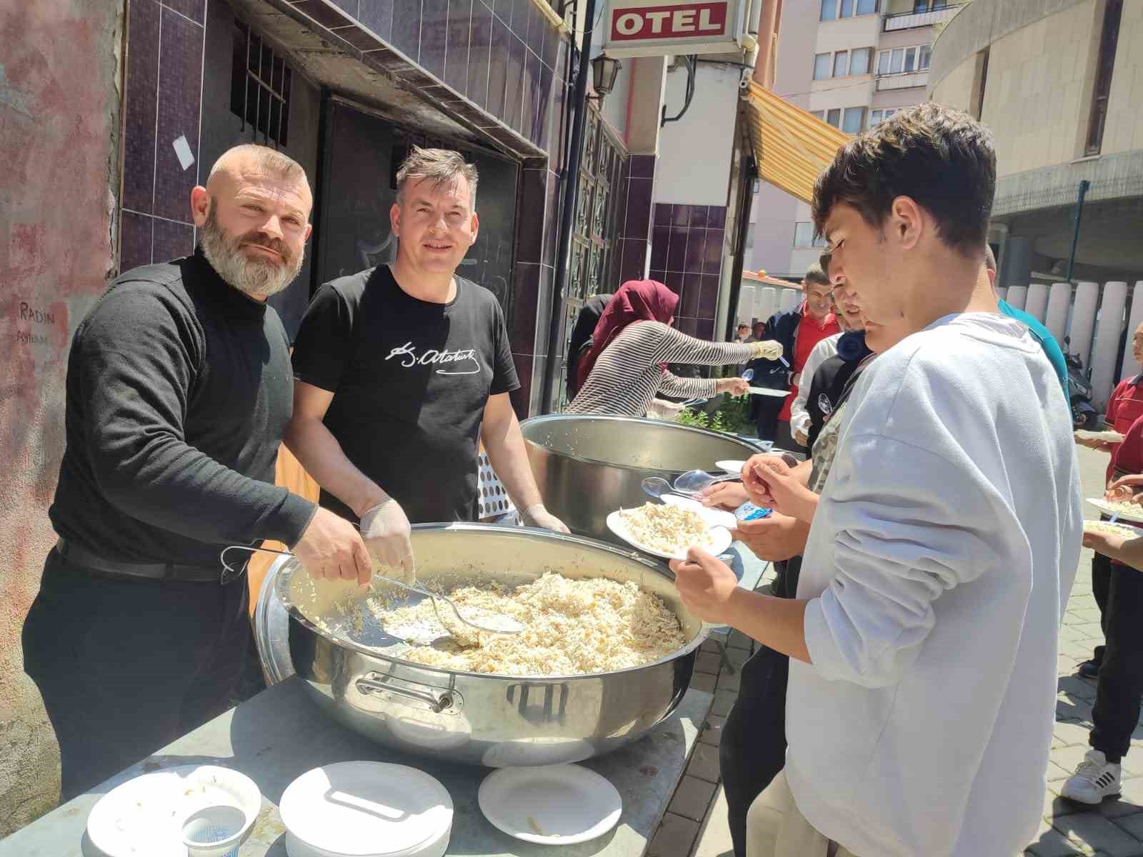 DENİZLİ’DE EYT'DEN FAYDALANIP 45 YAŞINDA EMEKLİ OLAN KİŞİ, İLK MAAŞINI
