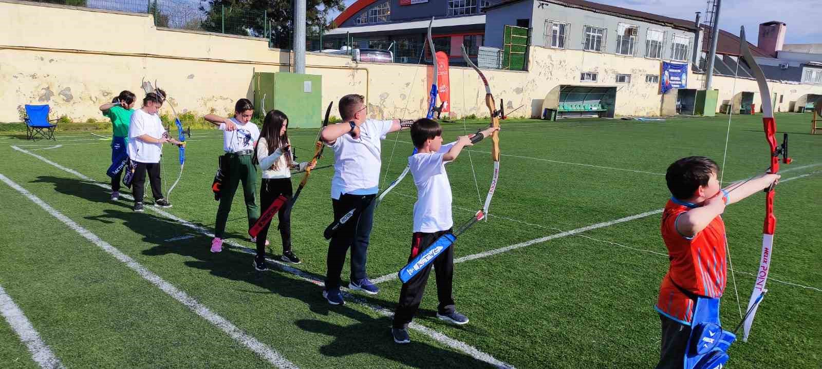 KOCAELİ’DE DÜZENLENEN OKULLAR ARASI OLİMPİK OKÇULUK YARIŞMASINDA KOSHADOS SPORCULARI İLK