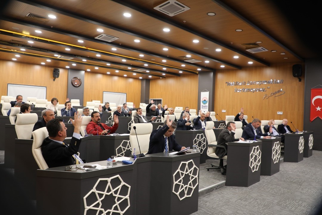 SAMSUN'UN İLKADIM BELEDİYE MECLİSİ TOPLANTISINDA, BELEDİYEDEN EMEKLİ OLMAYA HAK KAZANAN