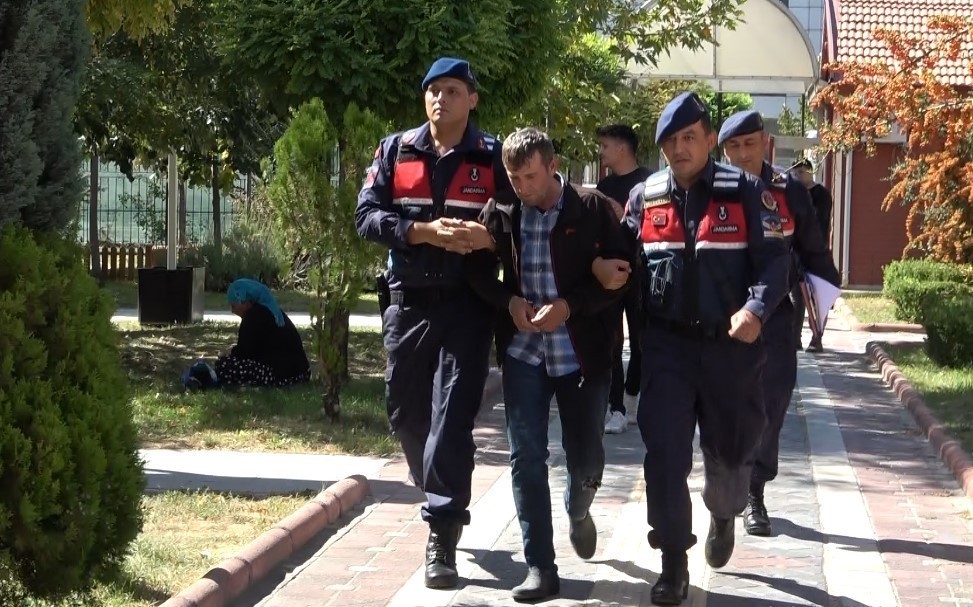 ISPARTA'DA EŞİ YADİGAR IŞIK'I TABANCA İLE VURARAK ÖLDÜREN SEZER IŞIK'A