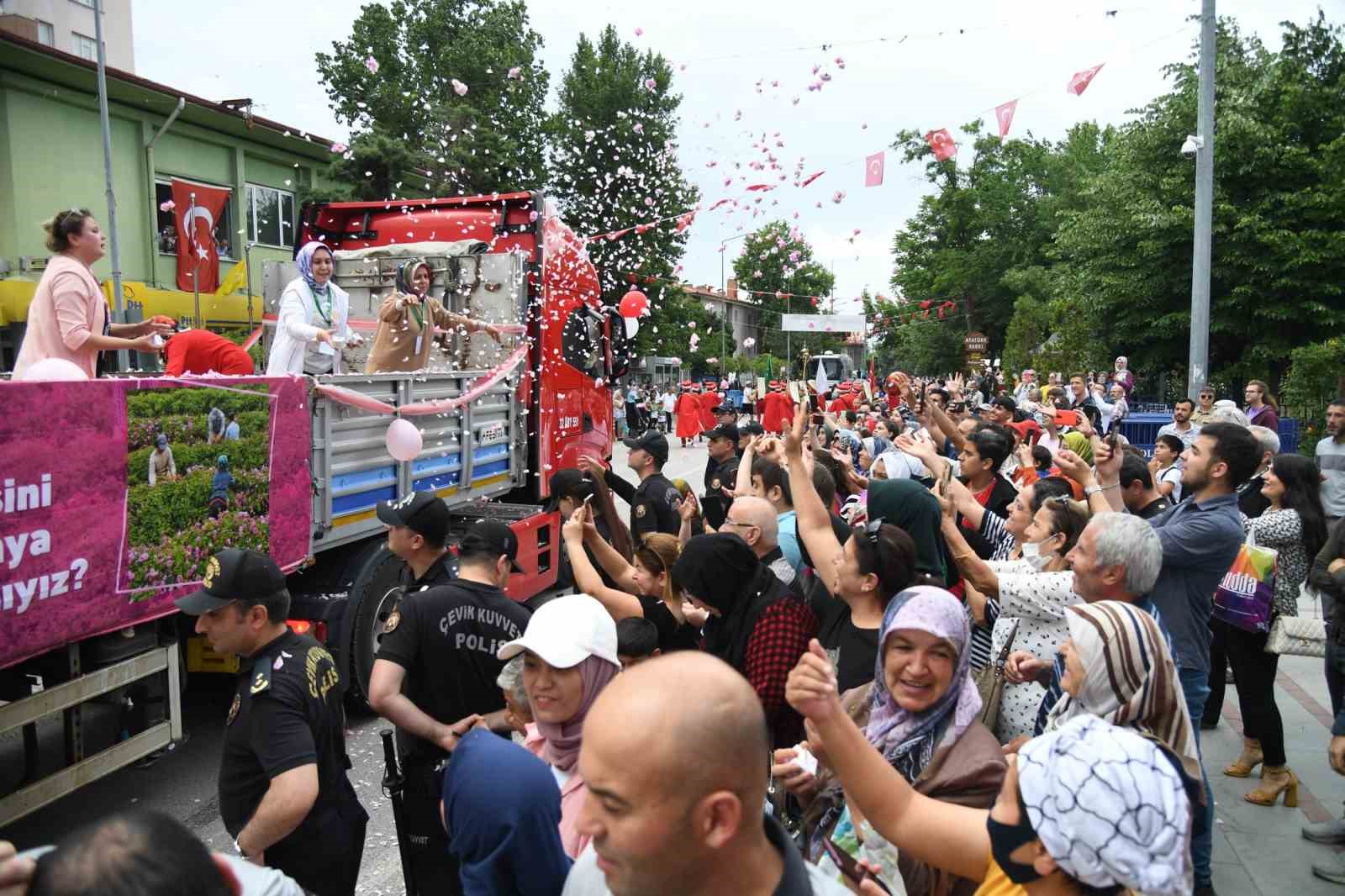 ISPARTA ULUSLARARASI GÜL FESTİVALİ 2 HAZİRAN CUMA GÜNÜ BAŞLIYOR. FESTİVAL