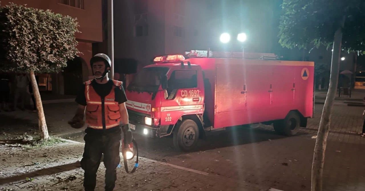 İSRAİL’DE SAVAŞ UÇAKLARININ GAZZE ŞERİDİ’NDEKİ HAN YUNUS KENTİNDE BİR APARTMANA