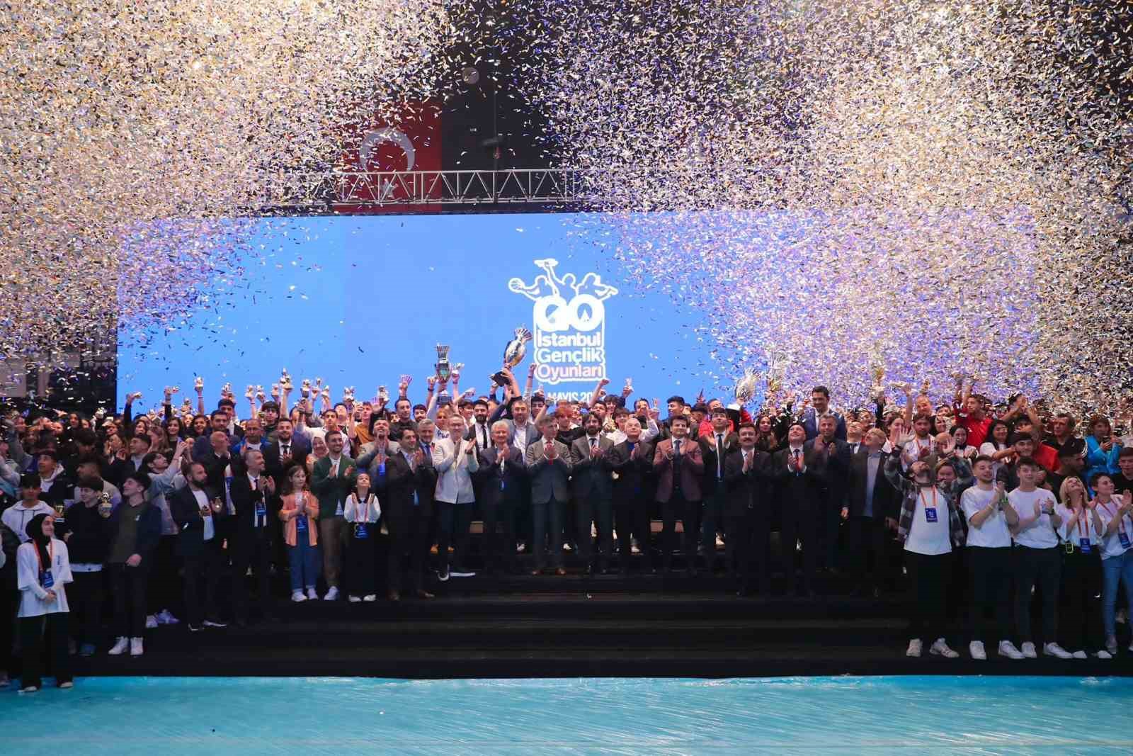 İSTANBUL GENÇLİK OYUNLARI'NIN ÖDÜL TÖRENİ GERÇEKLEŞTİRİLDİ