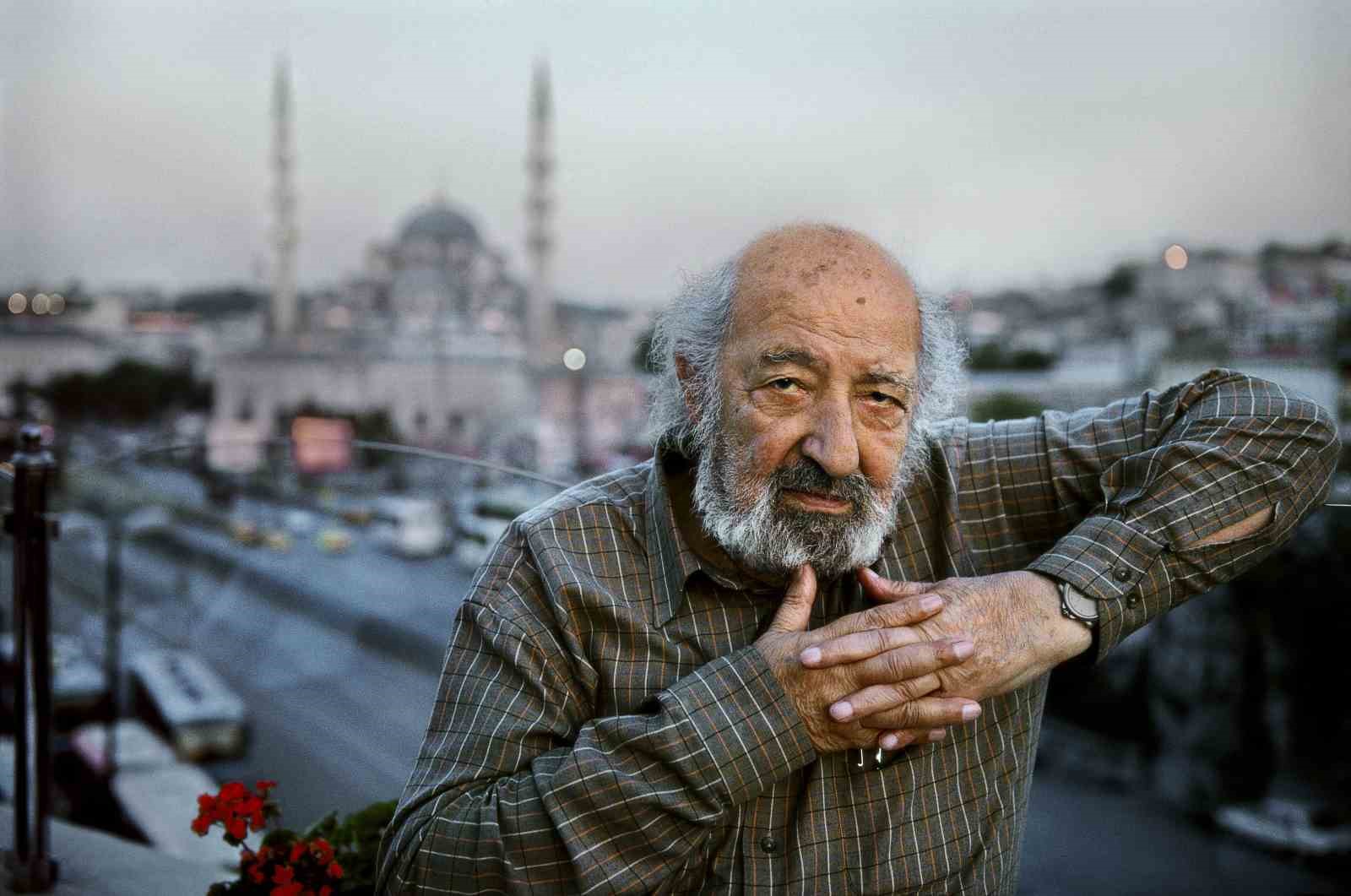 STEVE MCCURRY’NİN HİÇ YAYIMLANMAMIŞ İSTANBUL KARELERİNİN VE ARA GÜLER PORTRESİNİN