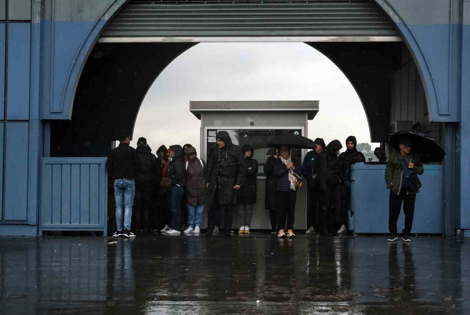 İSTANBUL’DA BUGÜN SABAH SAATLERİNDEN İTİBAREN ETKİLİ OLAN YAĞMUR, AKŞAM SAATLERİNE