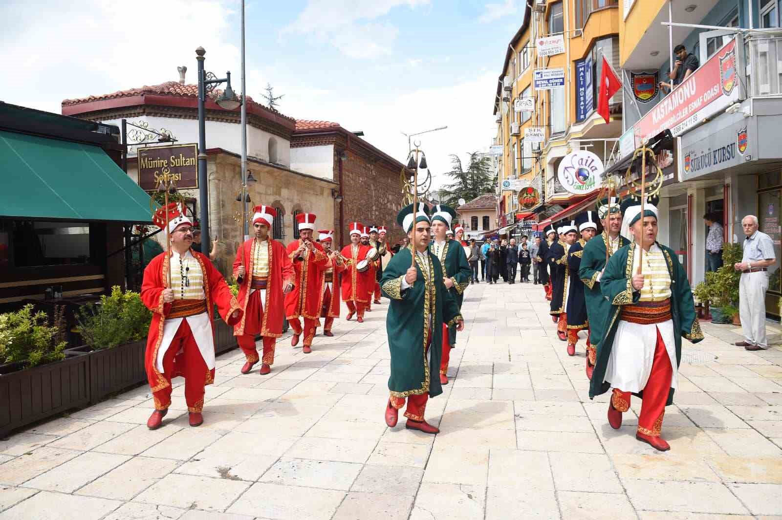 İSTANBUL’UN FETHİNİN 570. YIL DÖNÜMÜ MÜNASEBETİYLE KASTAMONU’DA FETİH ŞÖLENİ DÜZENLENDİ.