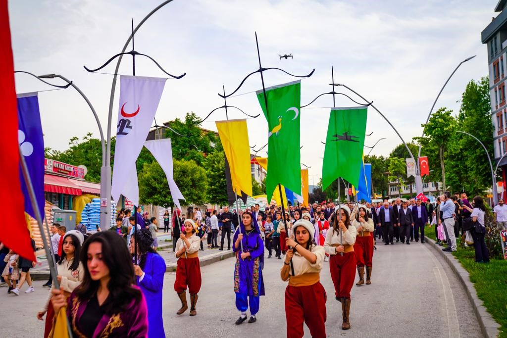 İSTANBUL’UN FETHİNİN 570’İNCİ YIL DÖNÜMÜ SEBEBİYLE TOKAT’IN ERBAA İLÇESİNDE FETİH